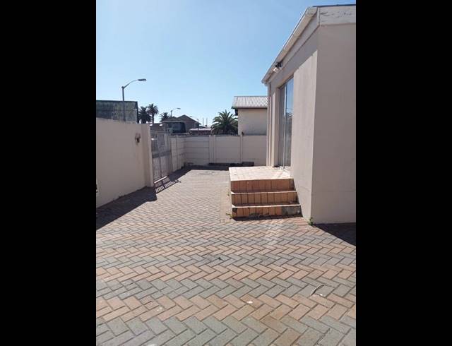 3 BEDROOM PROPERTY TO RENT IN BROOKLYN